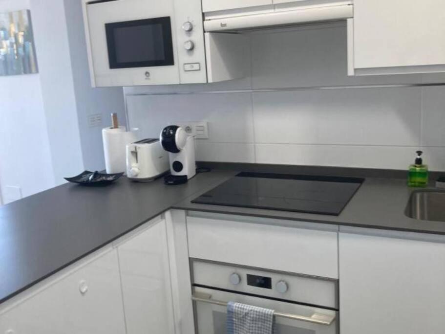 Modern 2 Bed With Sea Views, Bonanza Lejlighed