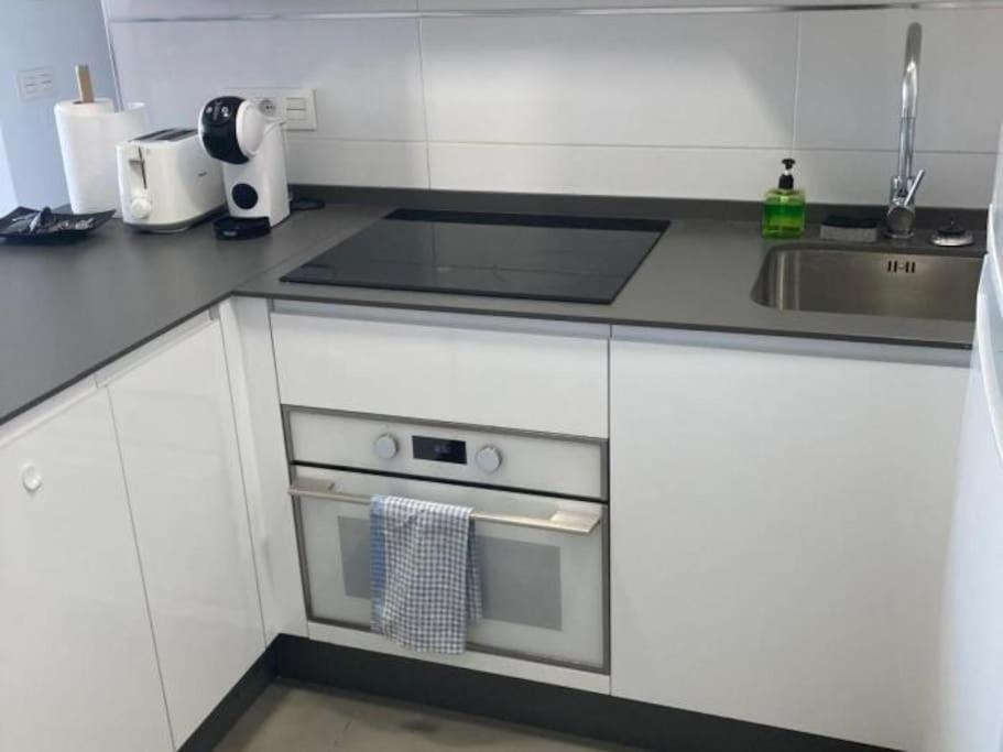 Modern 2 Bed With Sea Views, Bonanza Appartement *